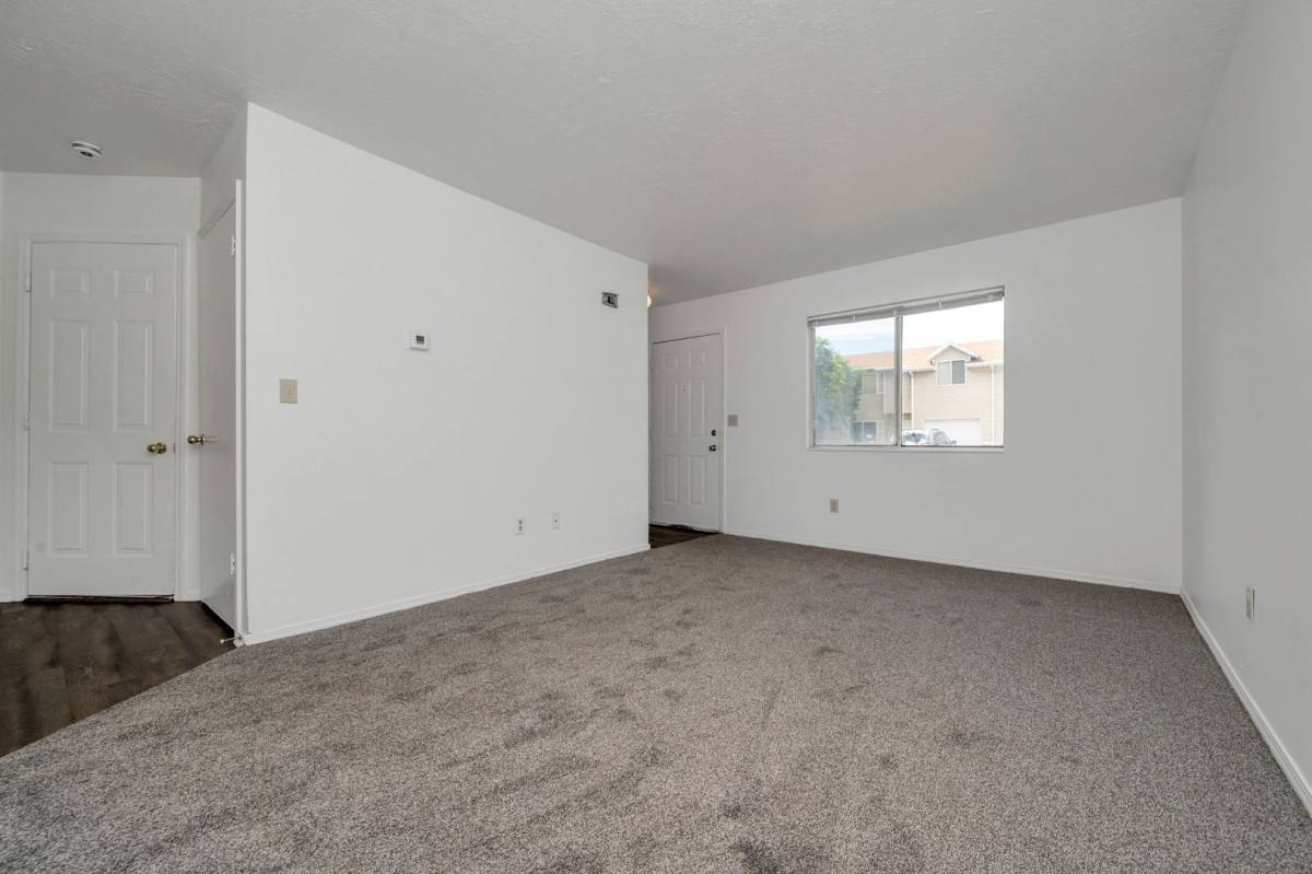 Townhouse for rent at 558 N Redwood Rd #2-2, Salt Lake City, UT 84116