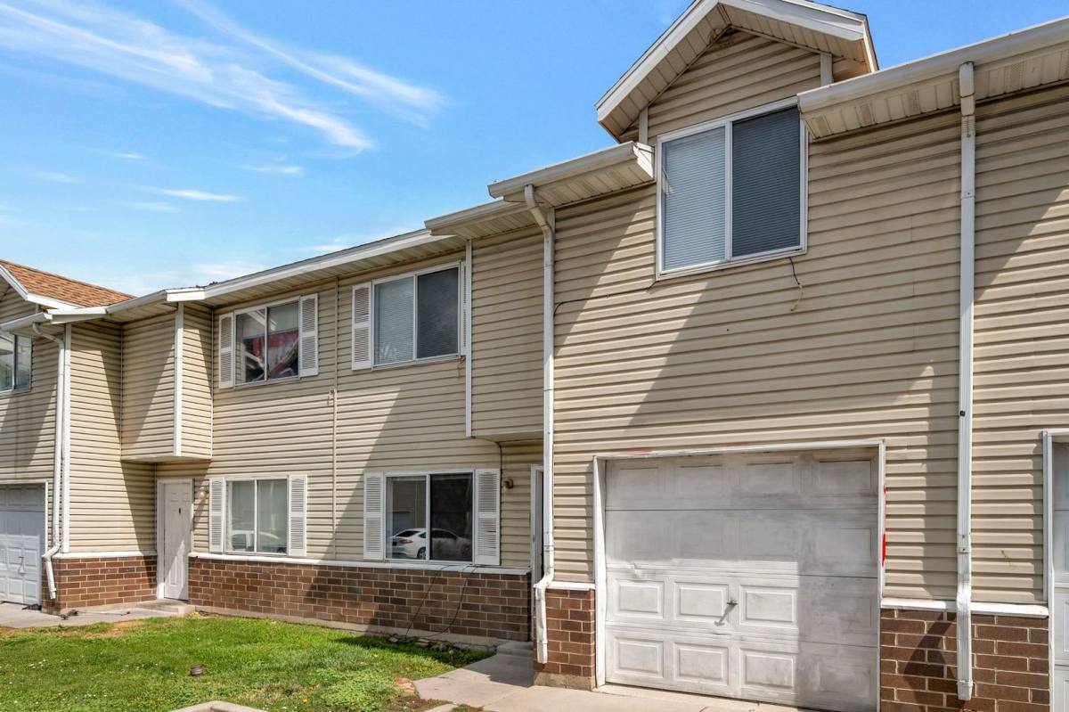 Townhouse for rent at 558 N Redwood Rd #2-2, Salt Lake City, UT 84116