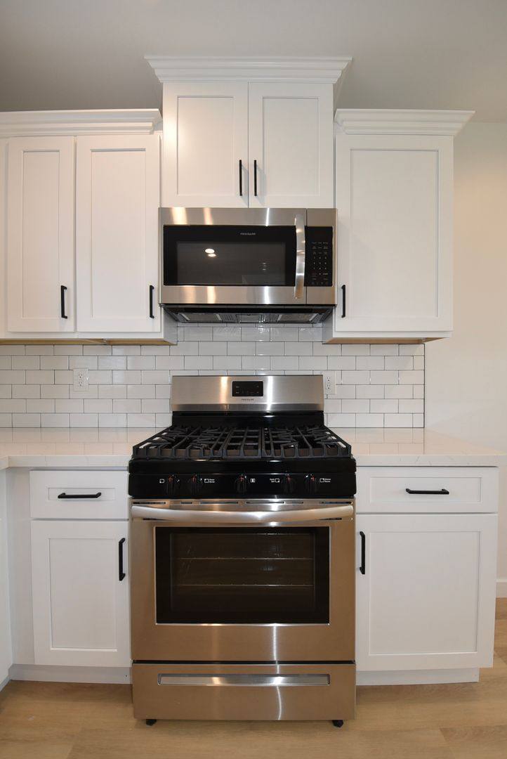 Apartment for rent at 2683 34th St, Santa Monica, CA 90405