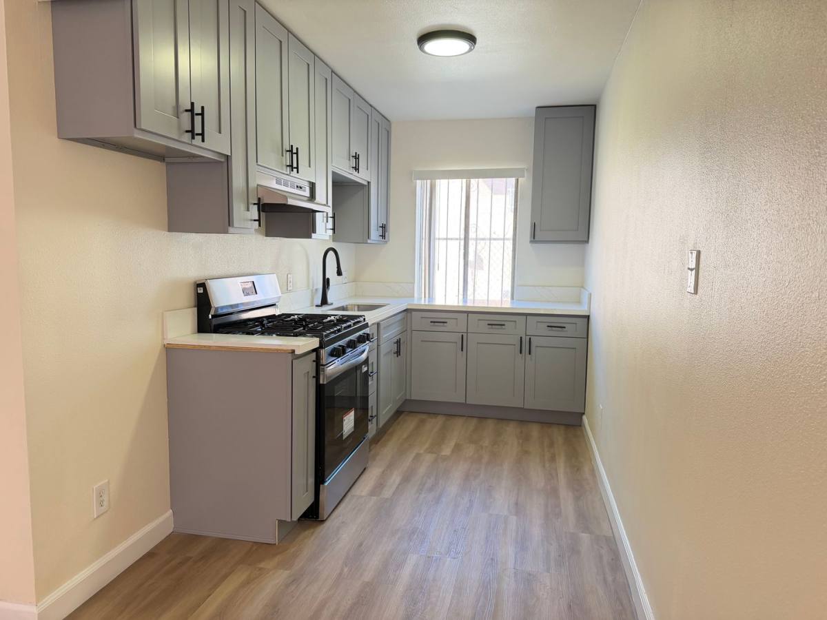 Apartment for rent at 831 W 43rd St, Los Angeles, CA 90037