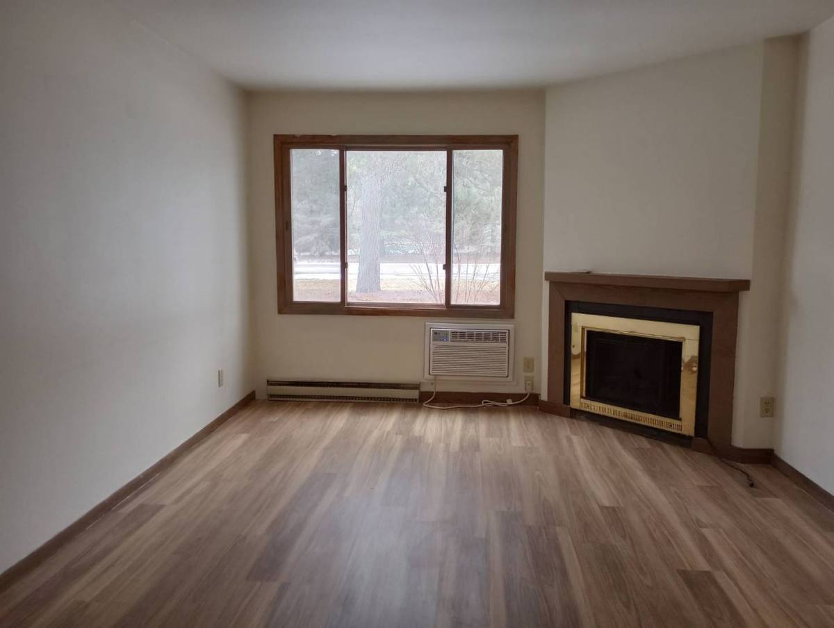 Apartment for rent at 1967 Thomas St, Mosinee, WI 54455