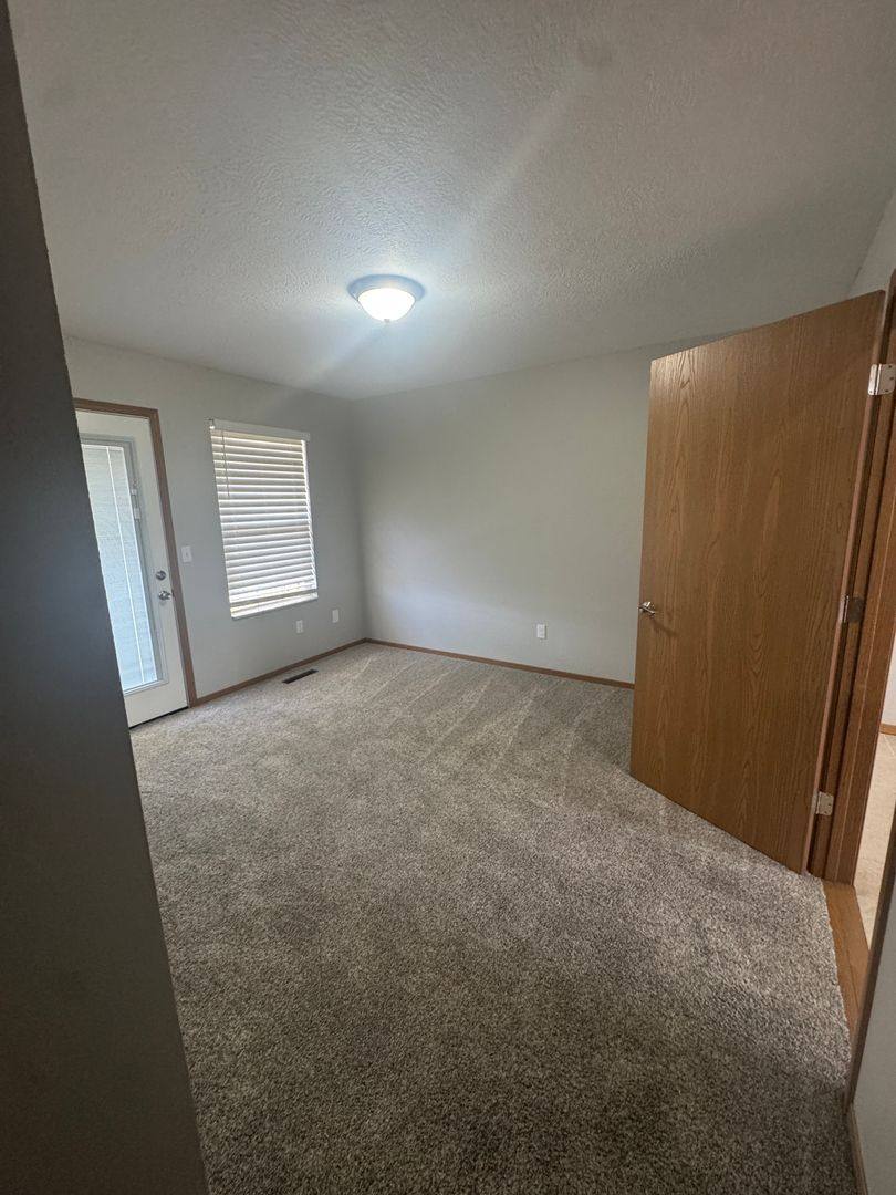 Apartment for rent at 1818-1820 N Cedarcrest Ave, Nixa, MO 65714