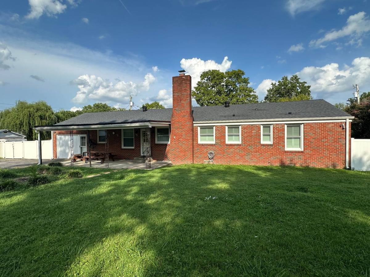 House for rent at 122 Hammond Ave, Lebanon, TN 37087