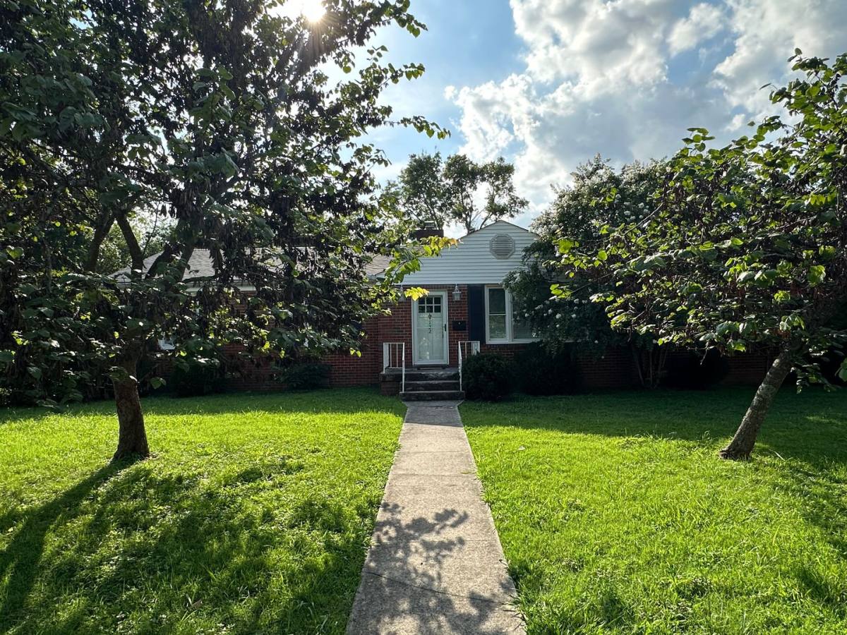 House for rent at 122 Hammond Ave, Lebanon, TN 37087
