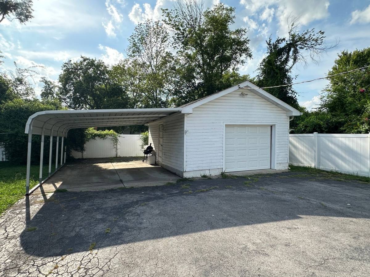 House for rent at 122 Hammond Ave, Lebanon, TN 37087