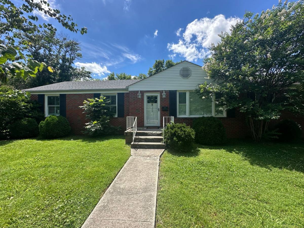 House for rent at 122 Hammond Ave, Lebanon, TN 37087