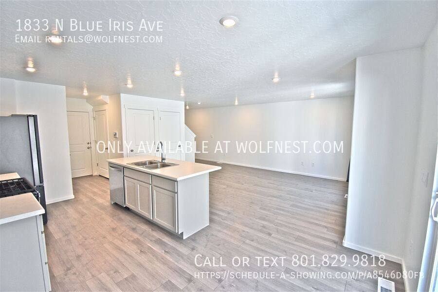Townhouse for rent at 1833 N Blue Iris Ave, Tooele, UT 84074