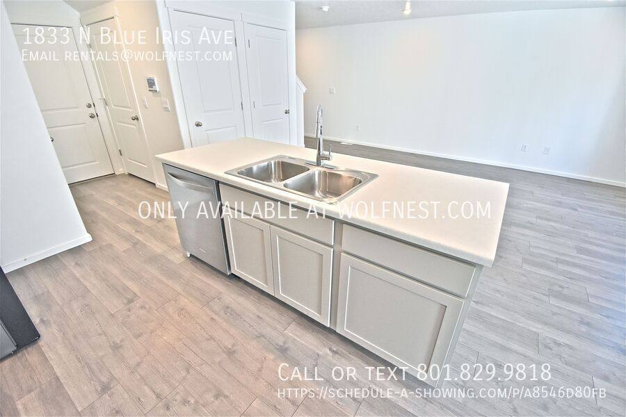 Townhouse for rent at 1833 N Blue Iris Ave, Tooele, UT 84074