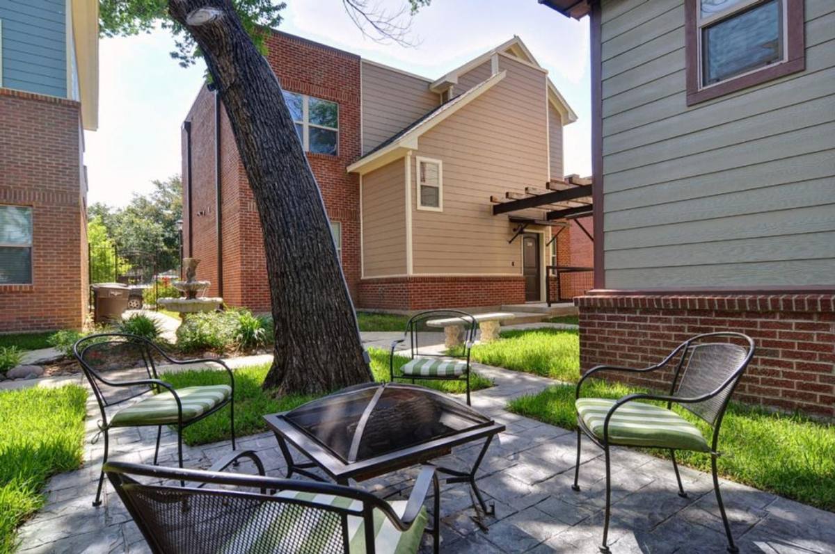 Apartment for rent at 1210 College Ave, Fort Worth, TX 76104