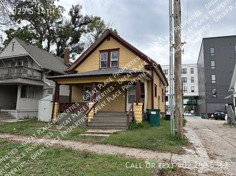 House for rent at 1029 S 14th St, Lincoln, NE 68508