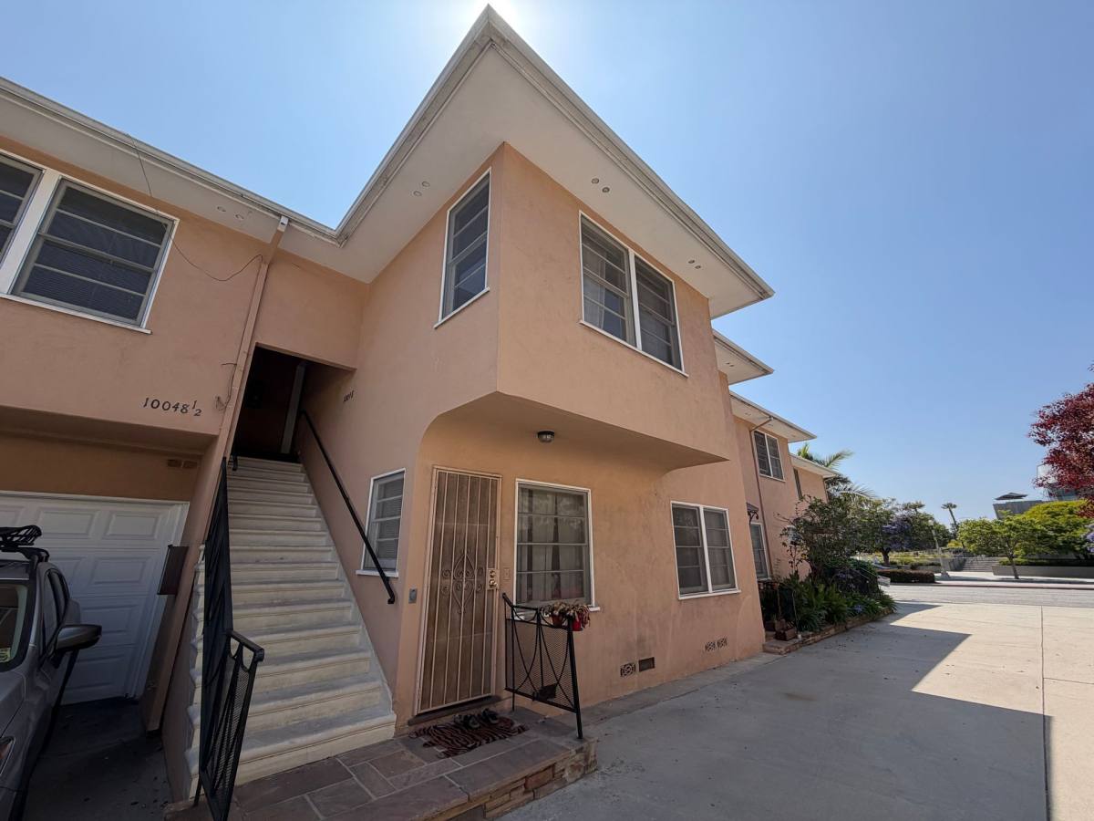 Apartment for rent at 10042-50 Culver Blvd, Culver City, CA 90232