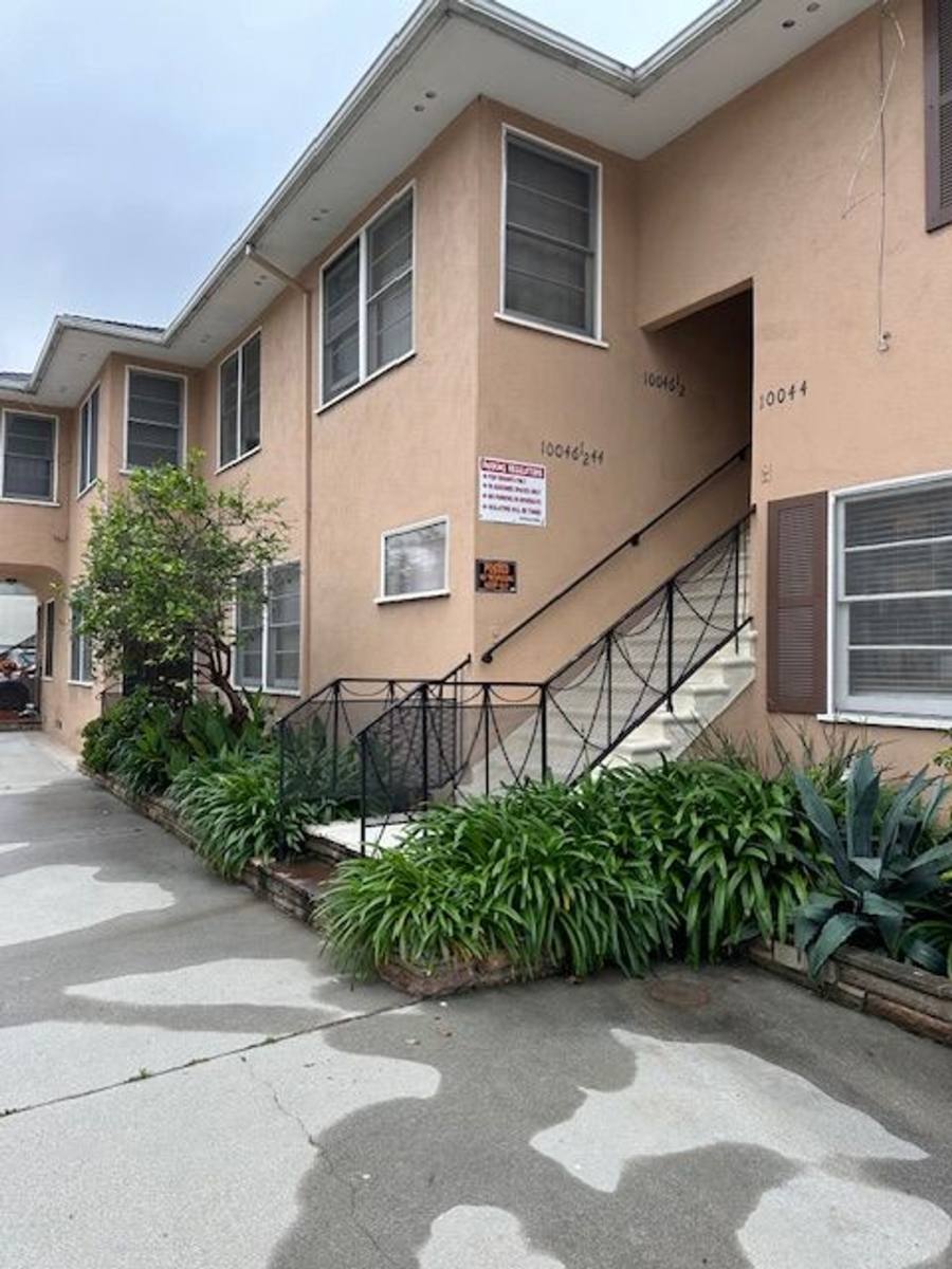 Apartment for rent at 10042-50 Culver Blvd, Culver City, CA 90232