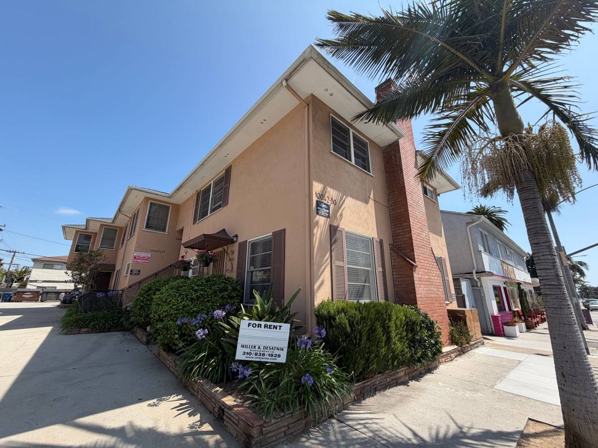 Apartment for rent at 10042-50 Culver Blvd, Culver City, CA 90232