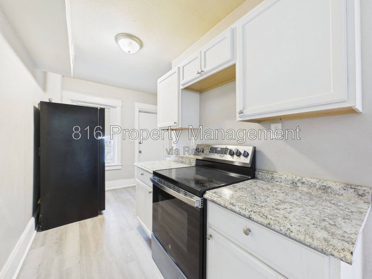 Apartment for rent at 2702 Peery Ave #2E, Kansas City, MO 64127