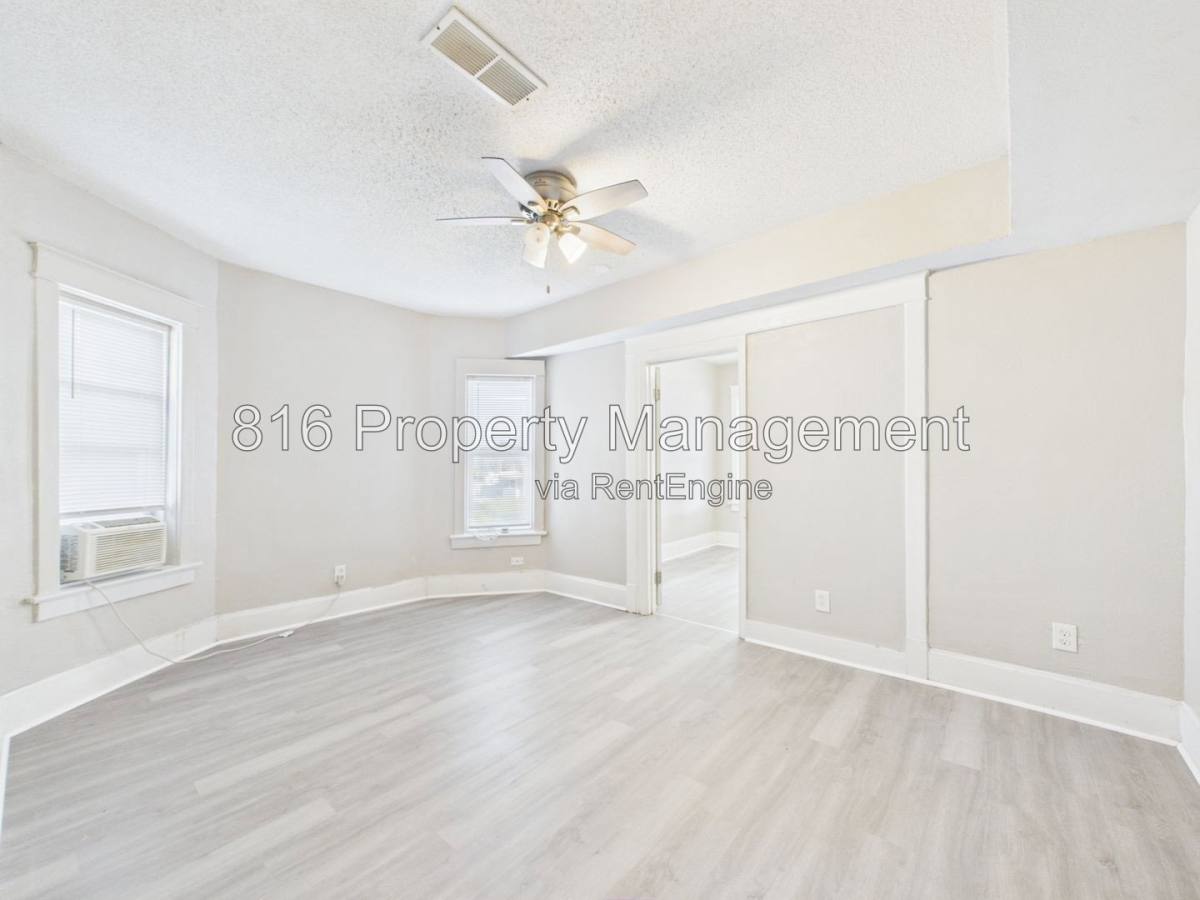 Apartment for rent at 2702 Peery Ave #2E, Kansas City, MO 64127
