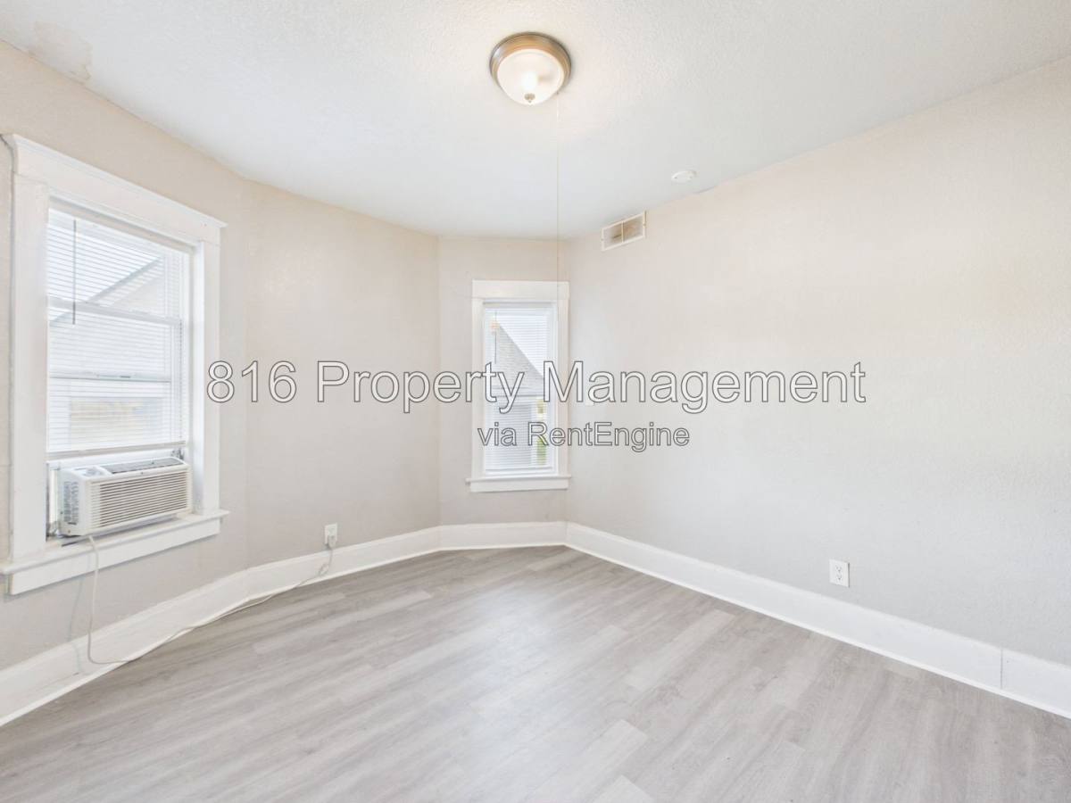 Apartment for rent at 2702 Peery Ave #2E, Kansas City, MO 64127