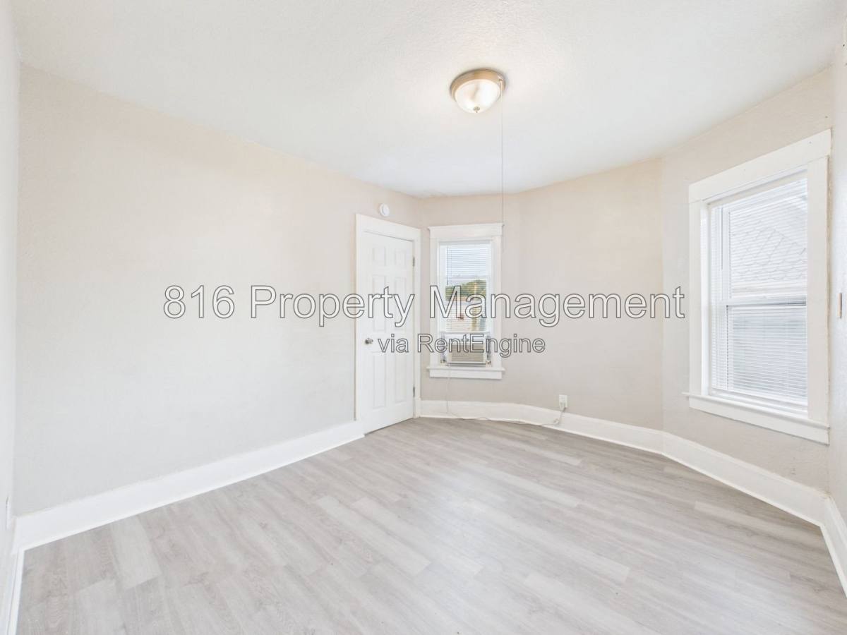 Apartment for rent at 2702 Peery Ave #2E, Kansas City, MO 64127