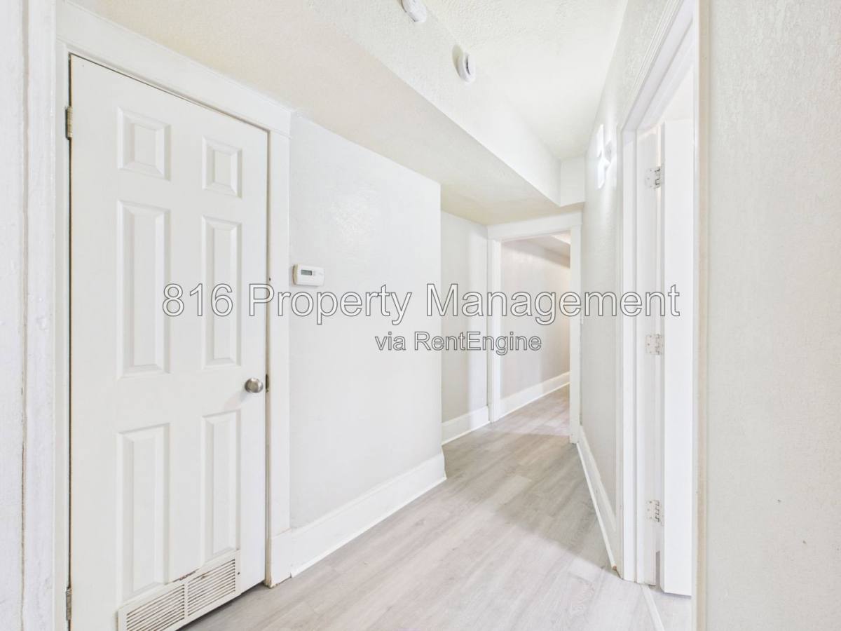 Apartment for rent at 2702 Peery Ave #2E, Kansas City, MO 64127
