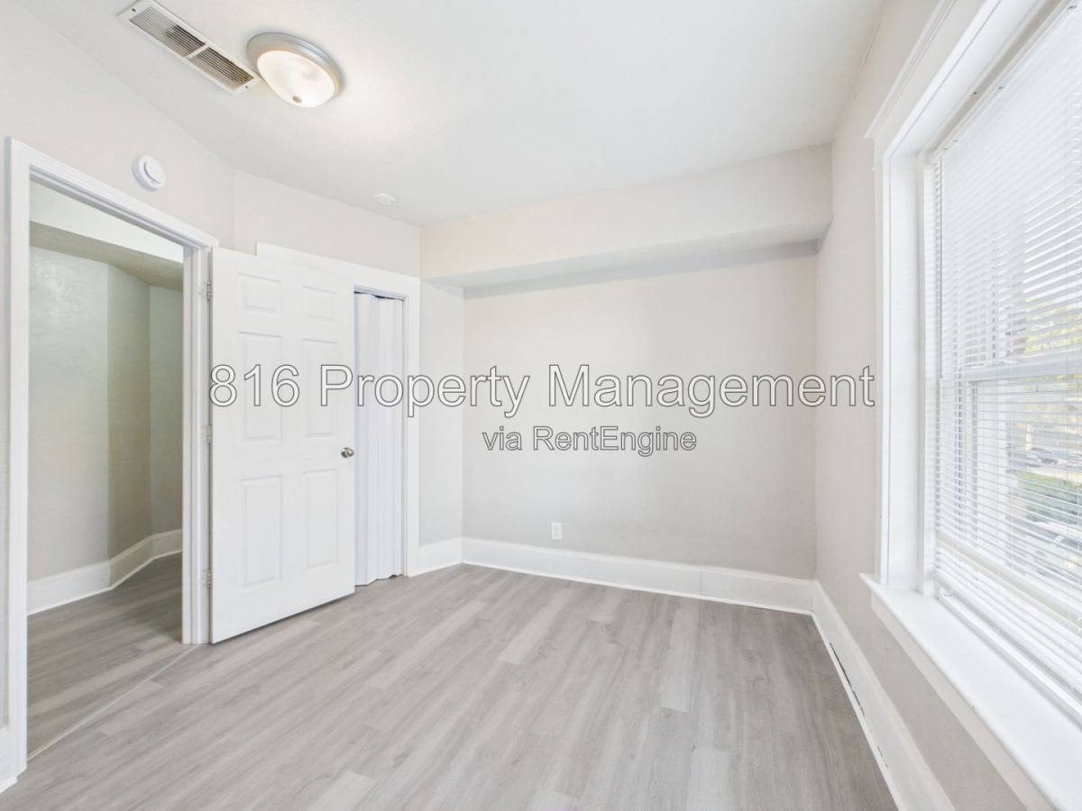 Apartment for rent at 2702 Peery Ave #2E, Kansas City, MO 64127