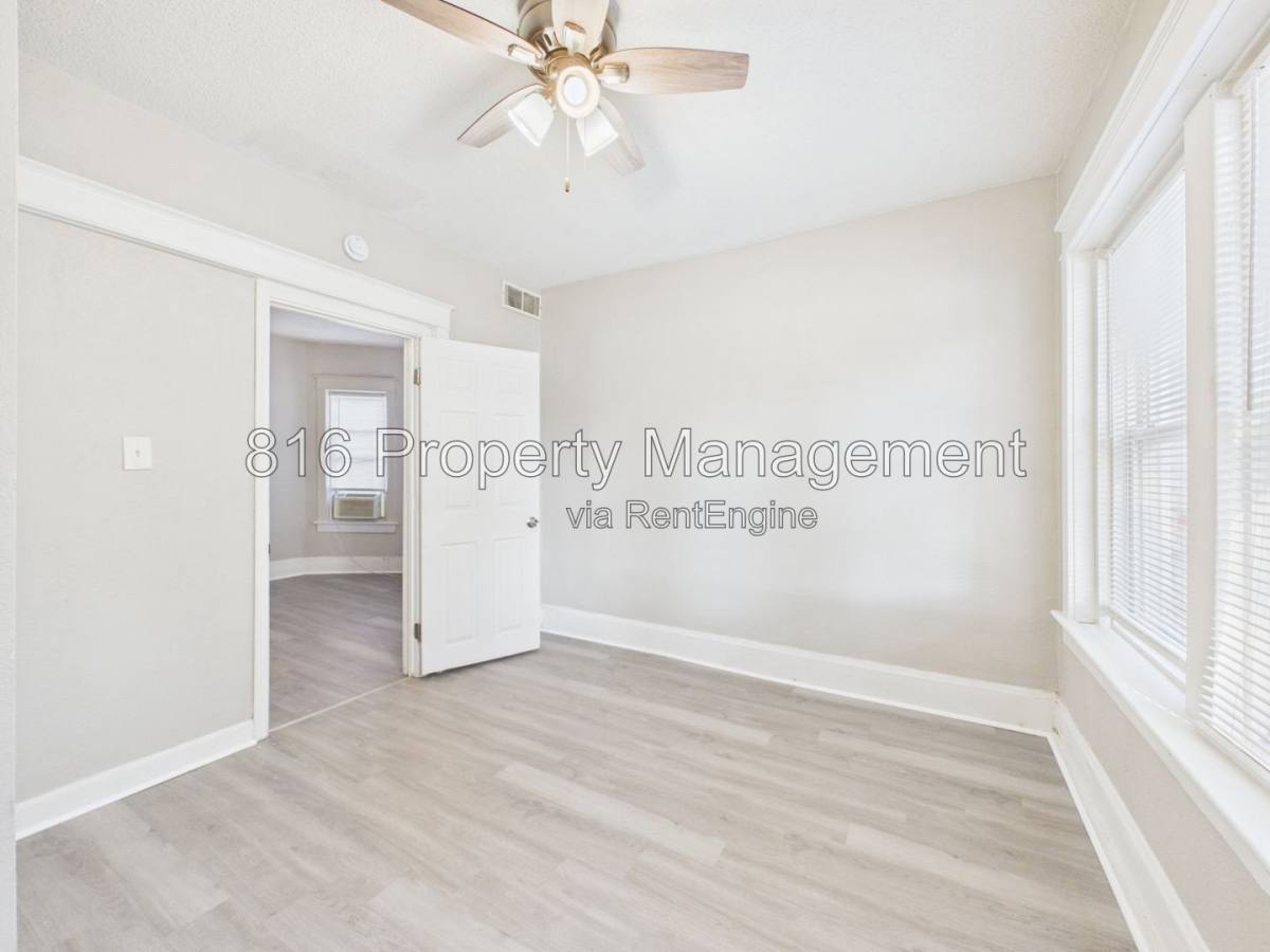 Apartment for rent at 2702 Peery Ave #2E, Kansas City, MO 64127