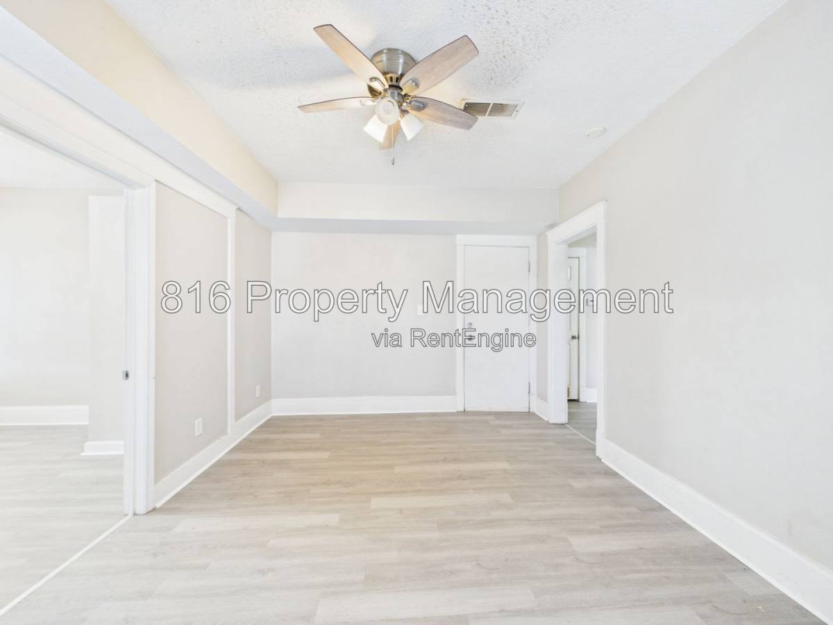 Apartment for rent at 2702 Peery Ave #2E, Kansas City, MO 64127