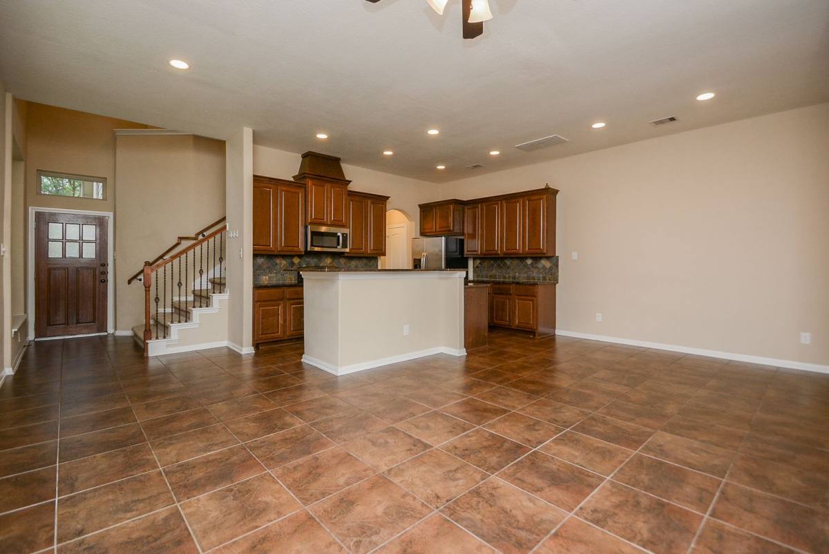 Townhouse for rent at 22 Cheswood Manor Dr, Spring, TX 77382