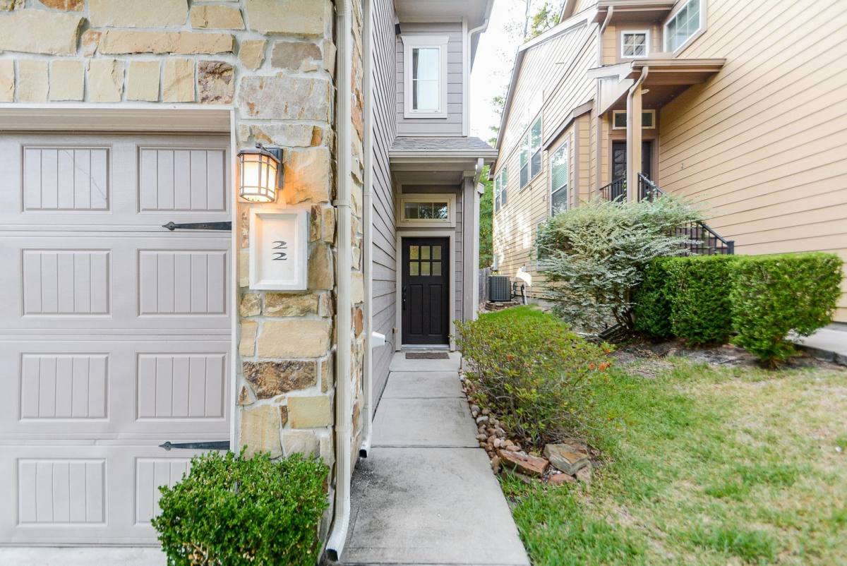 Townhouse for rent at 22 Cheswood Manor Dr, Spring, TX 77382