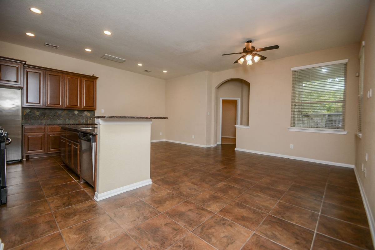 Townhouse for rent at 22 Cheswood Manor Dr, Spring, TX 77382
