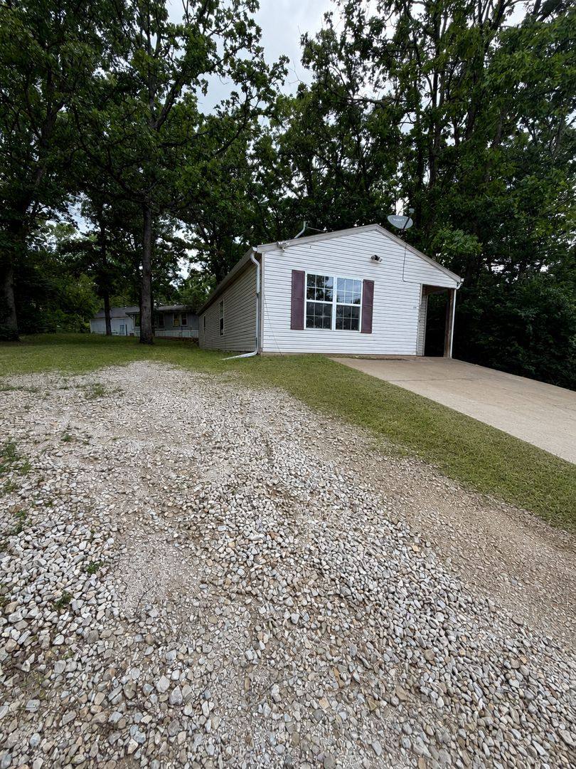 House for rent at 4031 White Oak Rd, Rockaway Beach, MO 65740