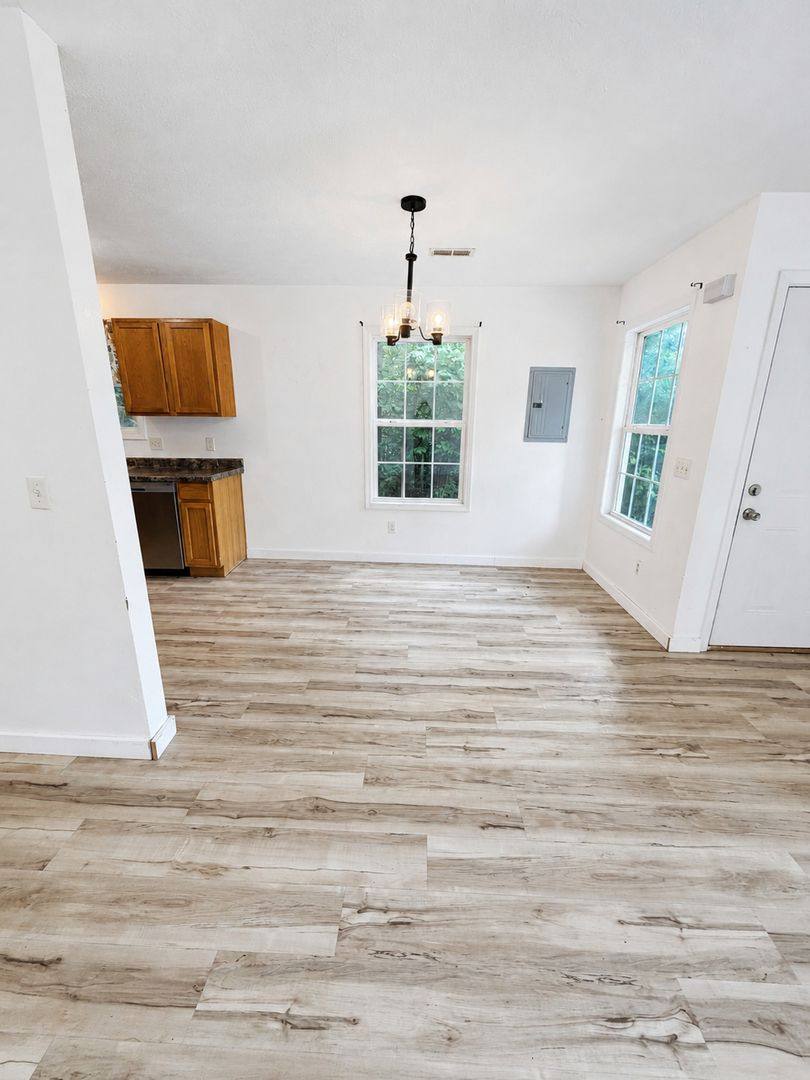 House for rent at 4031 White Oak Rd, Rockaway Beach, MO 65740