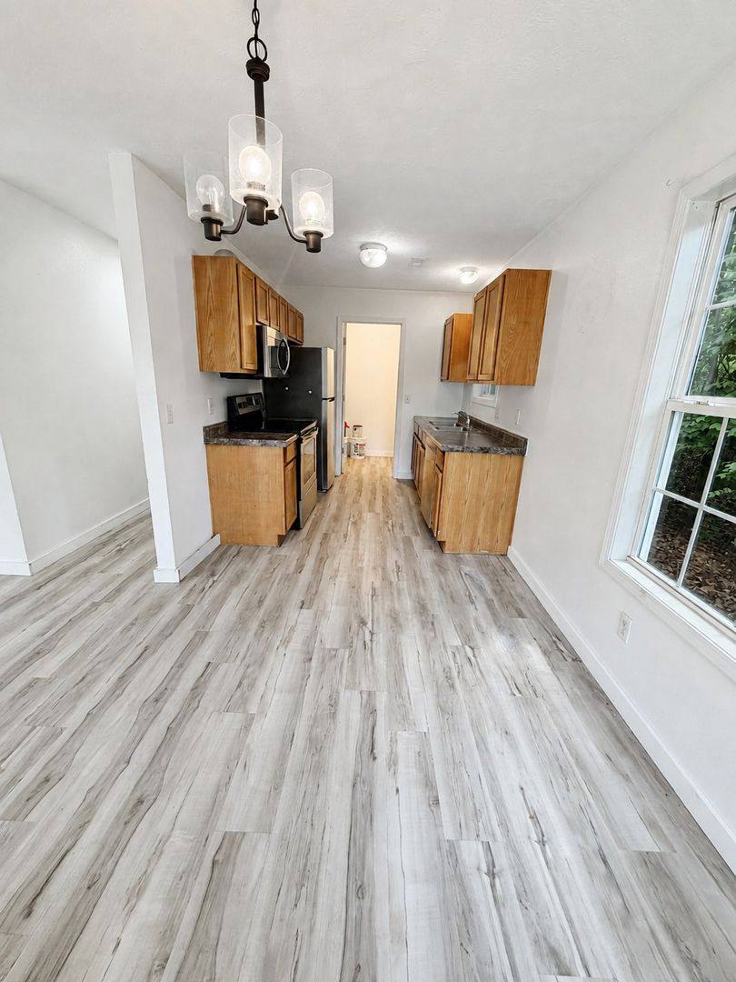 House for rent at 4031 White Oak Rd, Rockaway Beach, MO 65740