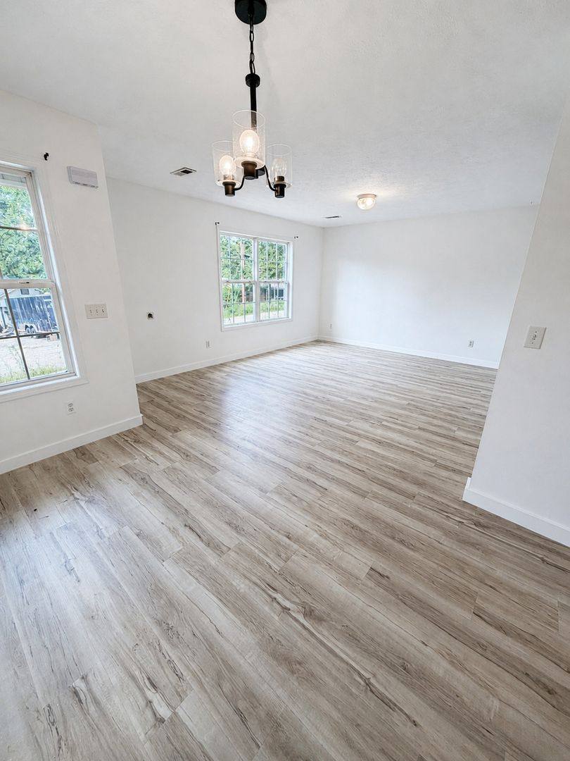 House for rent at 4031 White Oak Rd, Rockaway Beach, MO 65740