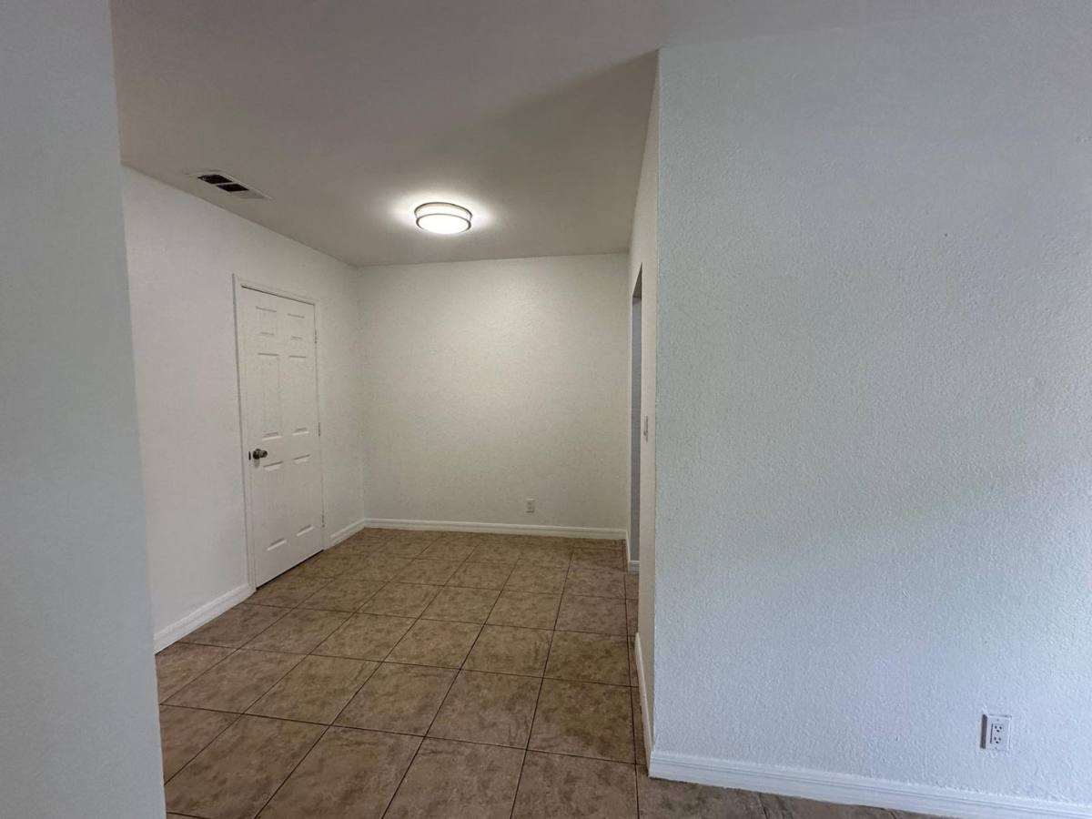 Apartment for rent at 2640 NE 8th Ave, Fort Lauderdale, FL 33334