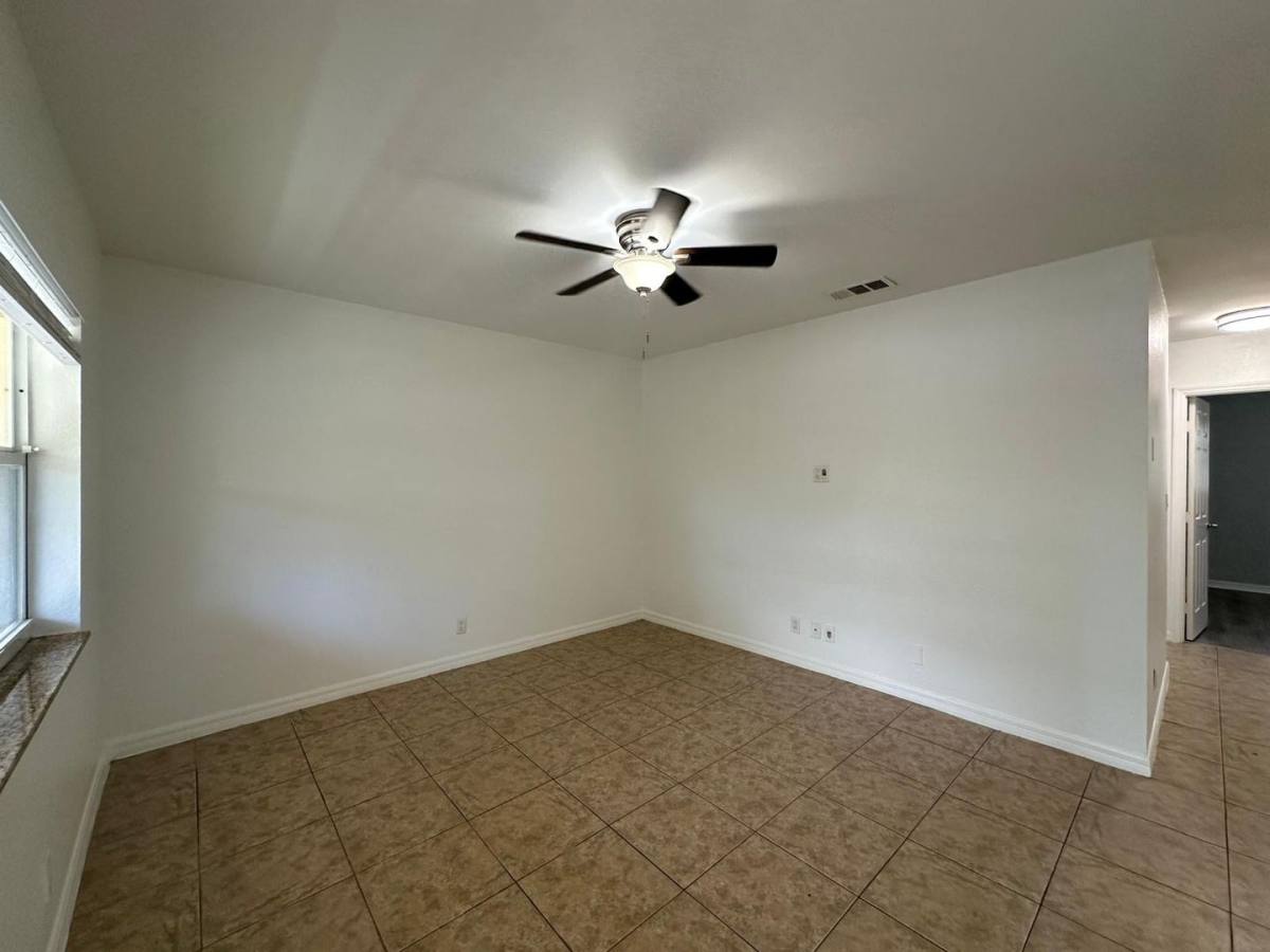 Apartment for rent at 2640 NE 8th Ave, Fort Lauderdale, FL 33334
