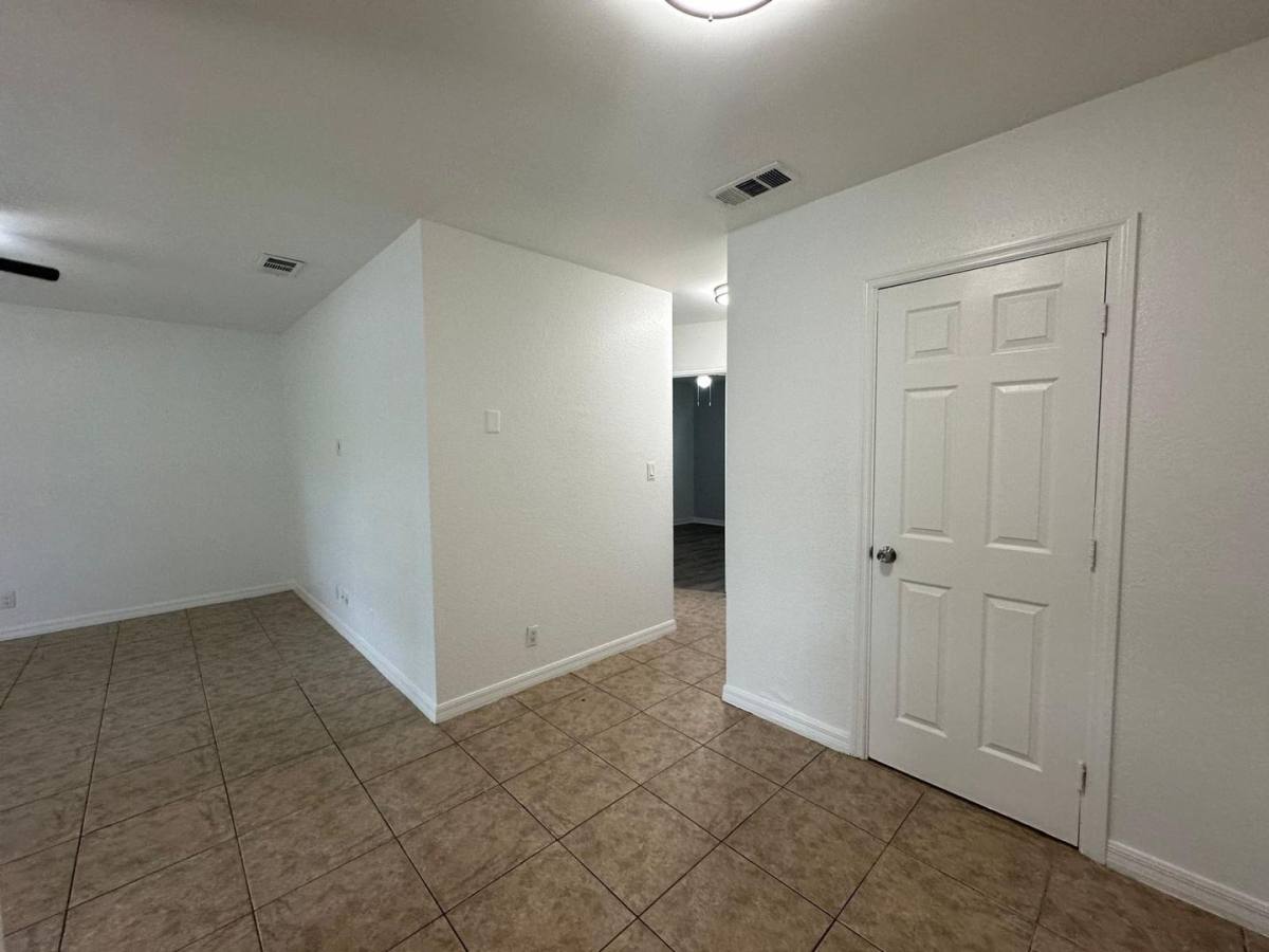 Apartment for rent at 2640 NE 8th Ave, Fort Lauderdale, FL 33334