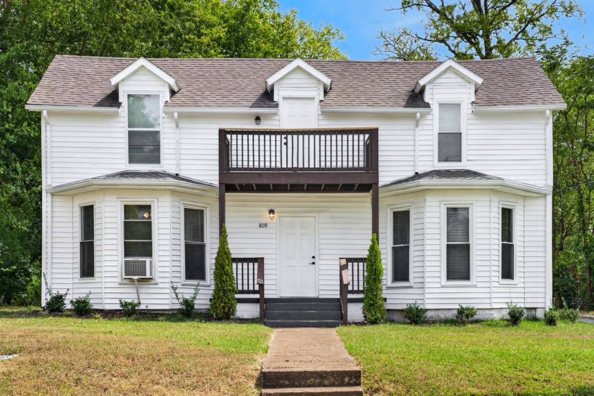 Apartment for rent at 809 Forest St, Clarksville, TN 37040