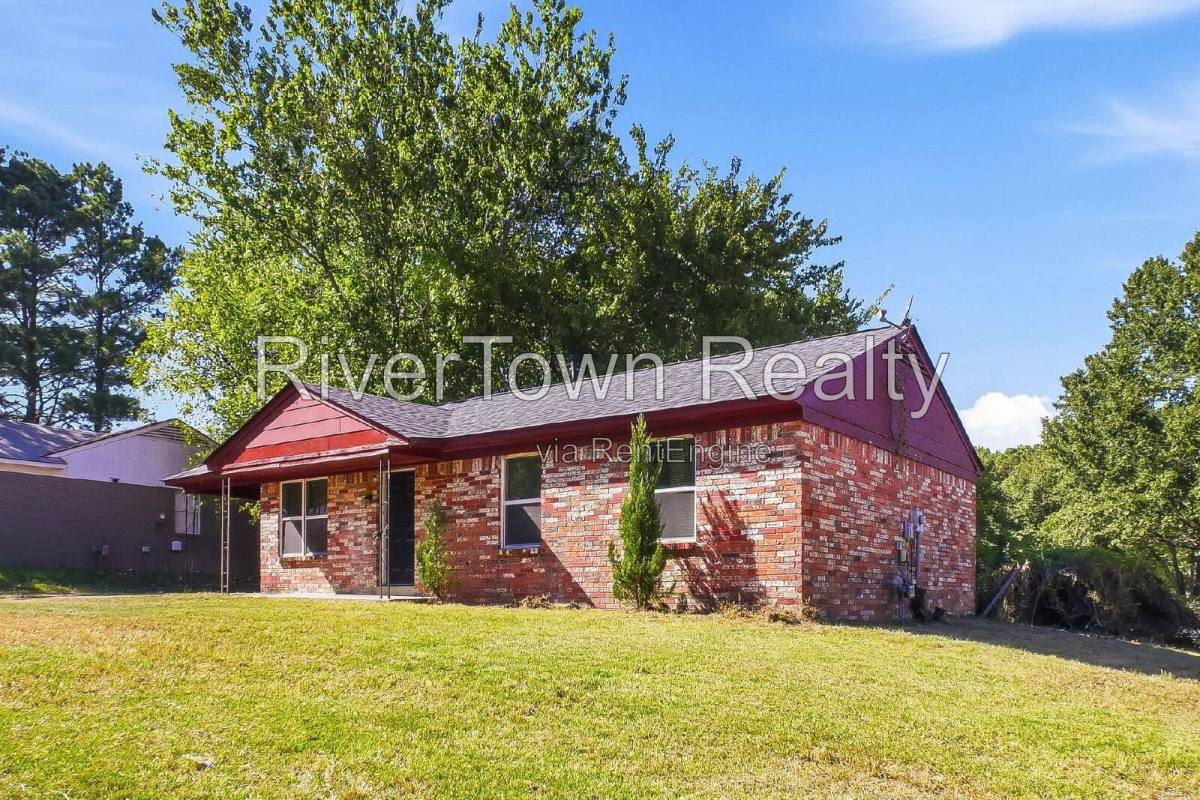 House for rent at 3386 Spring Water Cove, Memphis, TN 38128