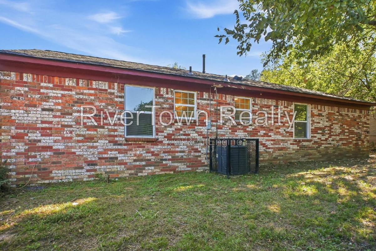 House for rent at 3386 Spring Water Cove, Memphis, TN 38128