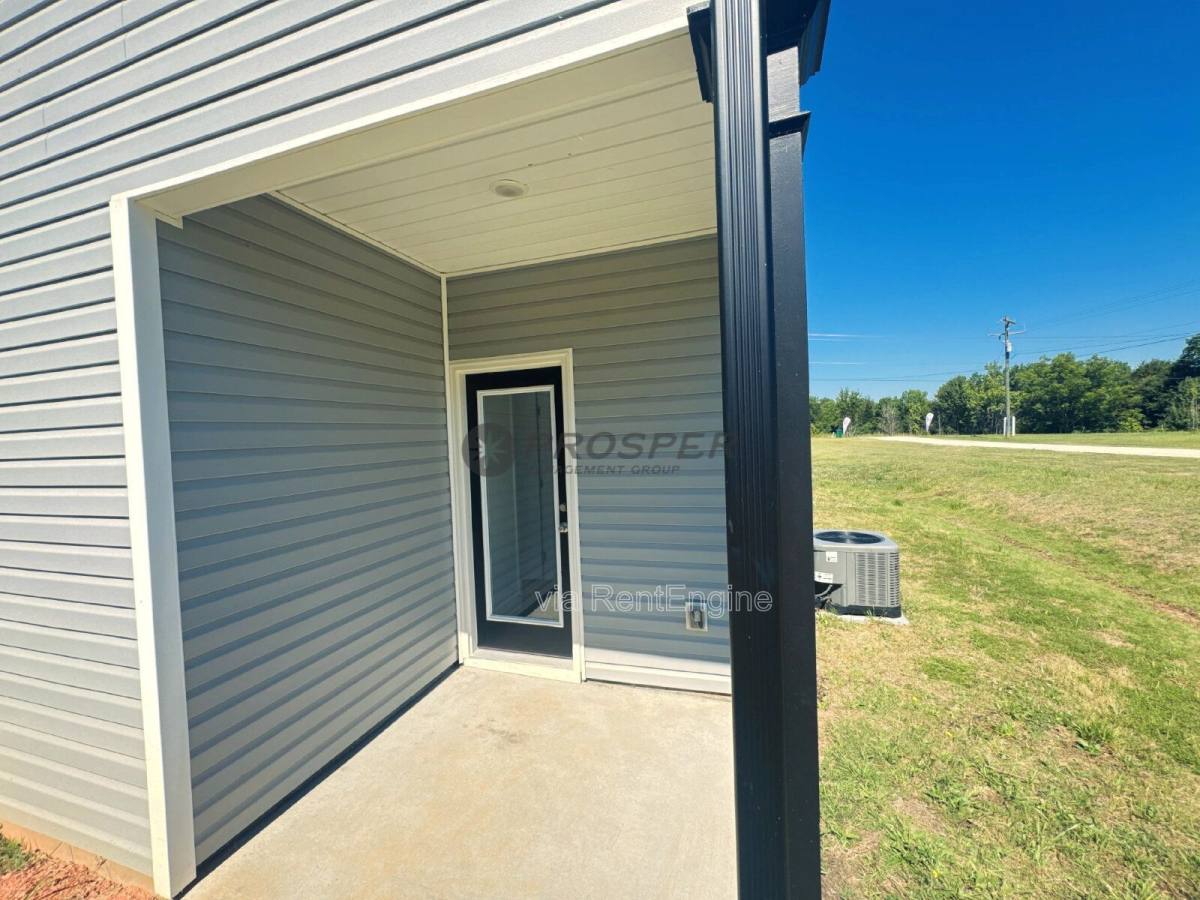 Apartment for rent at 4056 Parris Bridge Rd, Boiling Springs, SC 29316