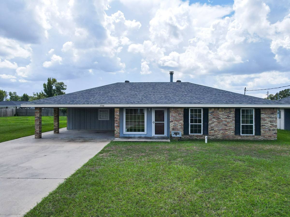 House for rent at 2536 Mary Ann Dr, Sulphur, LA 70663