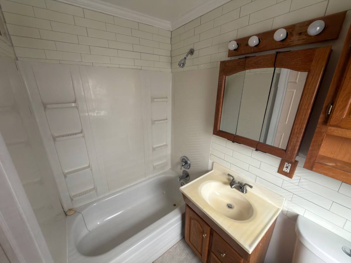 House for rent at 2915 N Wisconsin Ave, Peoria, IL 61603