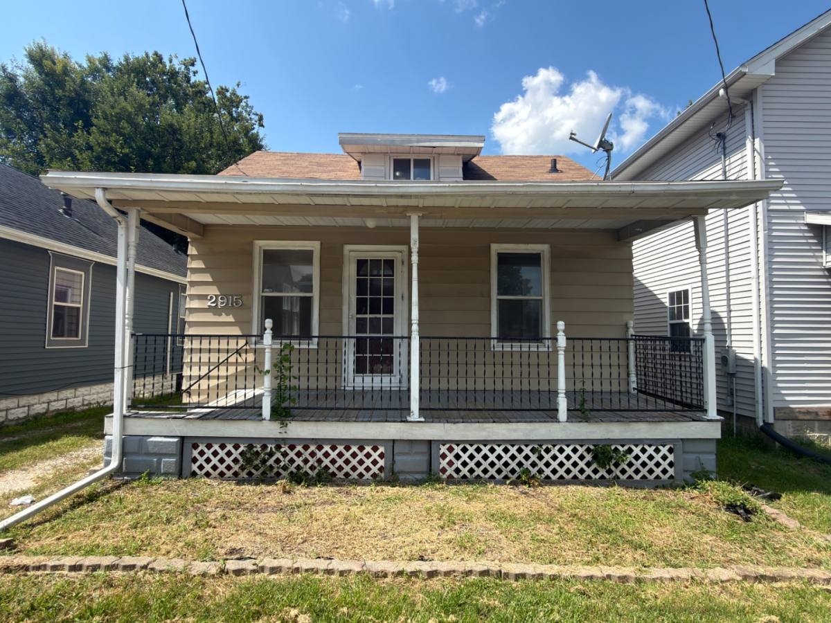 House for rent at 2915 N Wisconsin Ave, Peoria, IL 61603