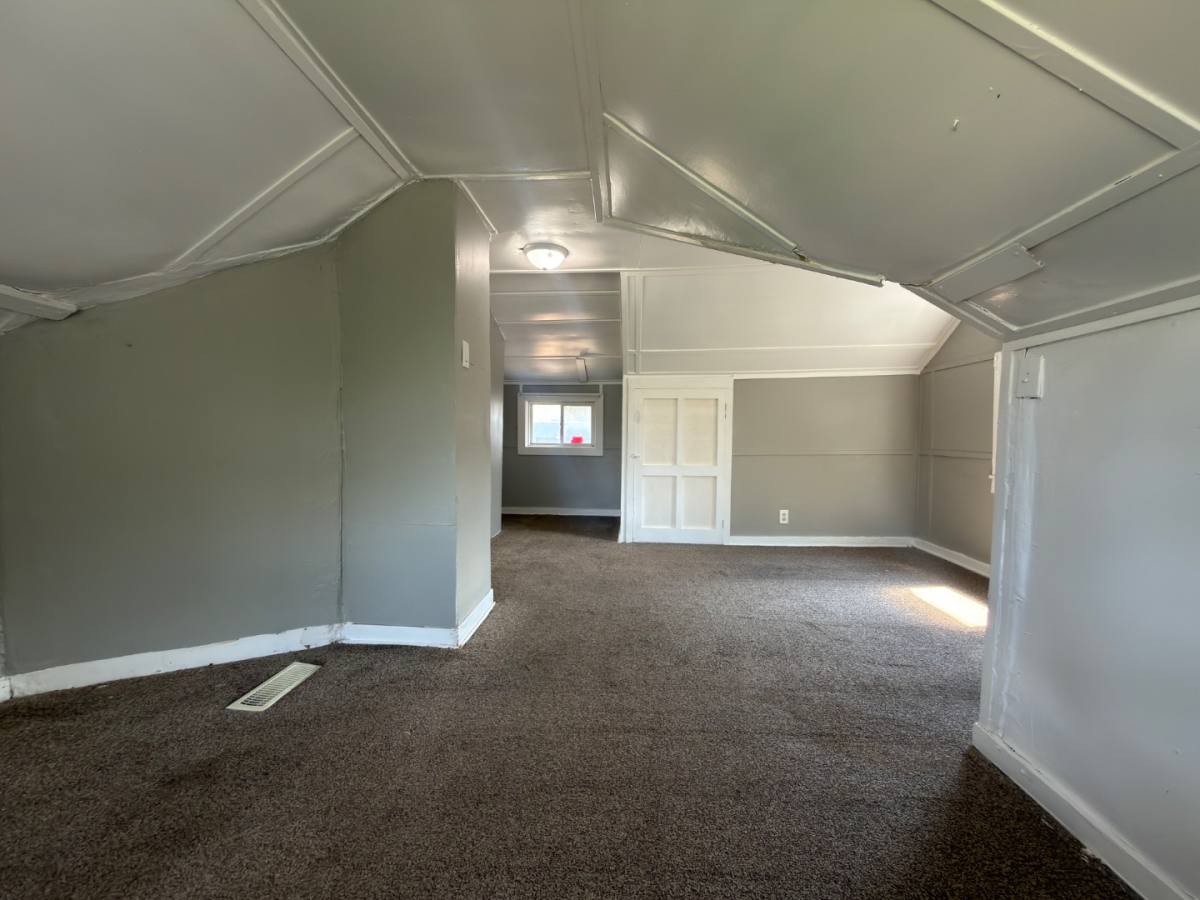 House for rent at 2915 N Wisconsin Ave, Peoria, IL 61603