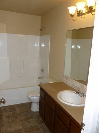 Townhouse for rent at 5827 Reed Lane SE #116, Salem, OR 97306