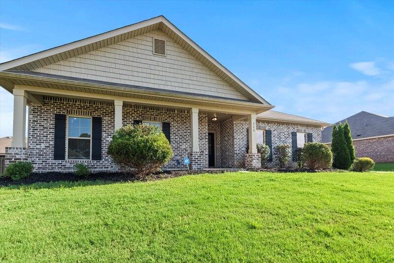 House for rent at 220 Dinner Tree Square, Huntsville, AL 35811