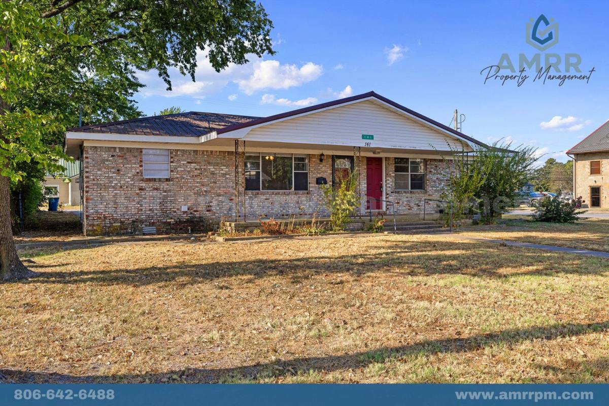 House for rent at 141 W Main St, Gentry, AR 72734