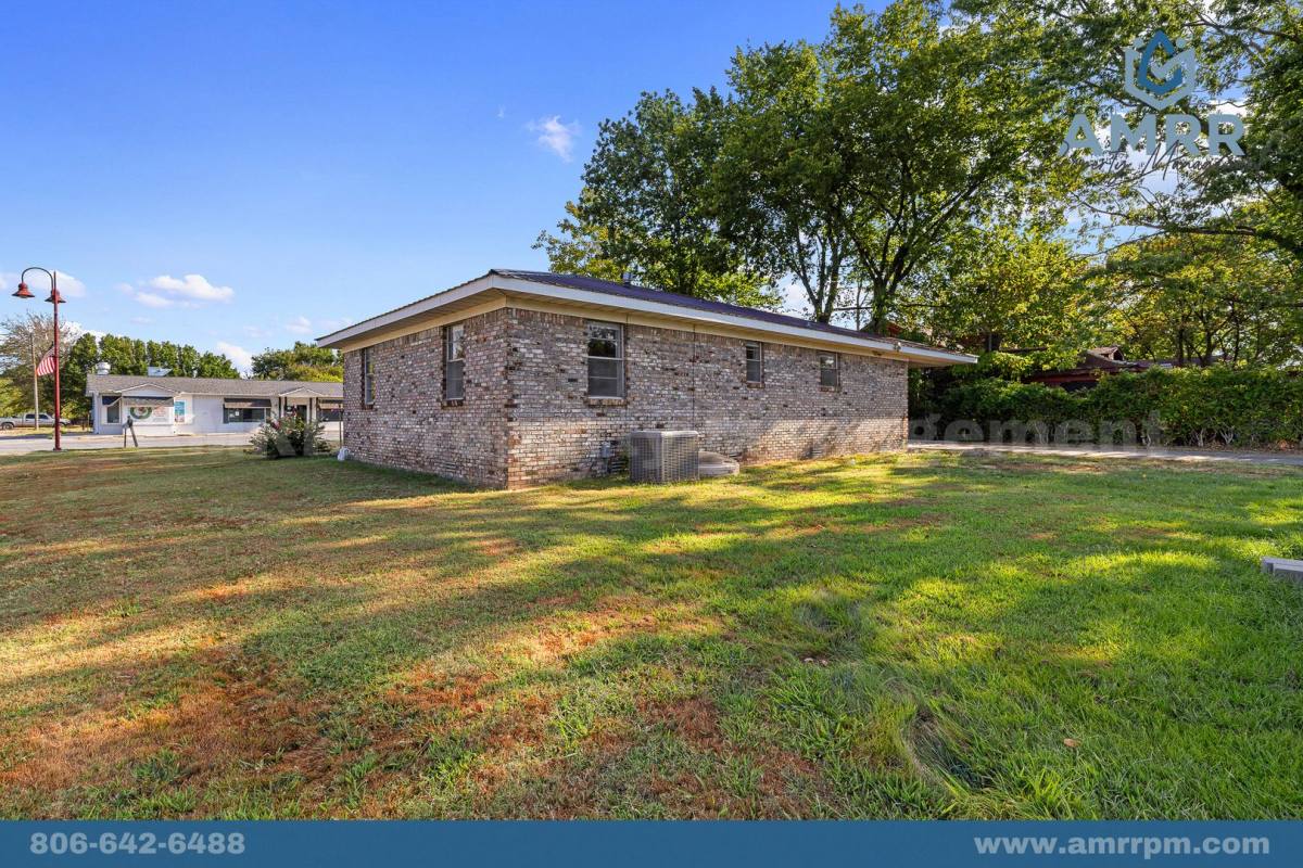 House for rent at 141 W Main St, Gentry, AR 72734