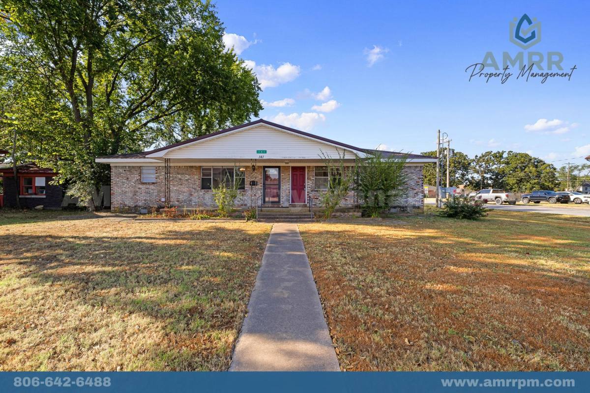 House for rent at 141 W Main St, Gentry, AR 72734