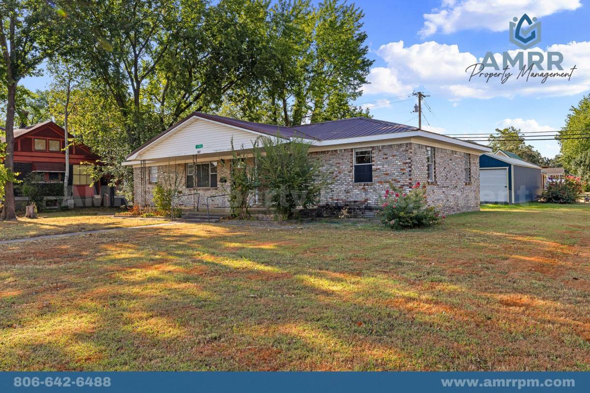 House for rent at 141 W Main St, Gentry, AR 72734