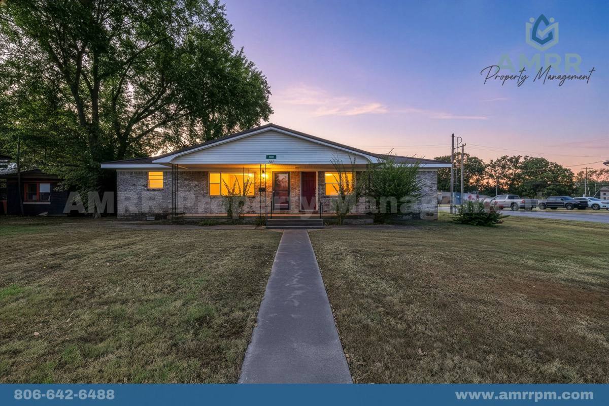 House for rent at 141 W Main St, Gentry, AR 72734